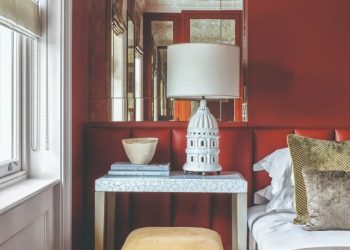 Chuyên gia phong thủy nói gì về việc đặt gương trong phòng ngủ?