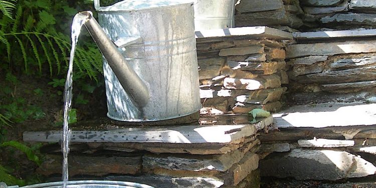 Tiểu cảnh nước ngoài trời phong thủy hút tài lộc vào nhà